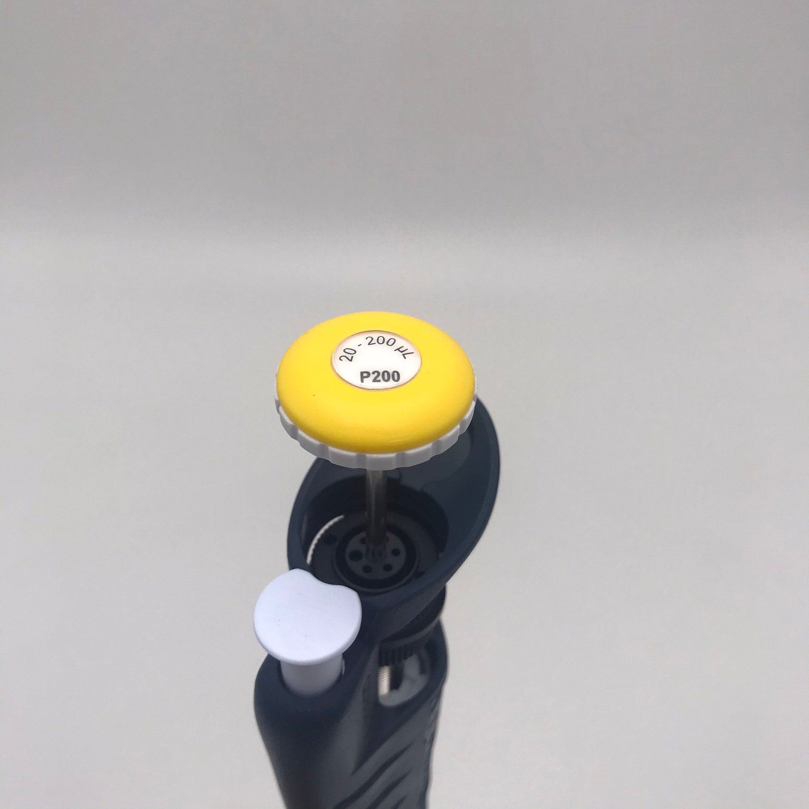 50029592252_0b8585b253_k P200G micropipette 20-200ul Gilson