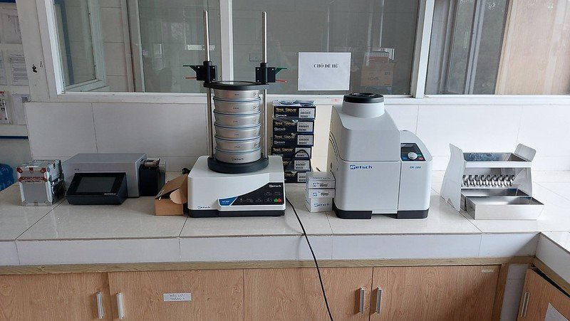 52313638288_6ce876c141_c ZM200