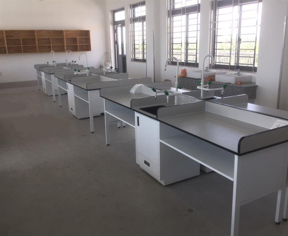 ban-thi-nghiem-hoa-sinh-1 ban-thi-nghiem-hoa-sinh-1