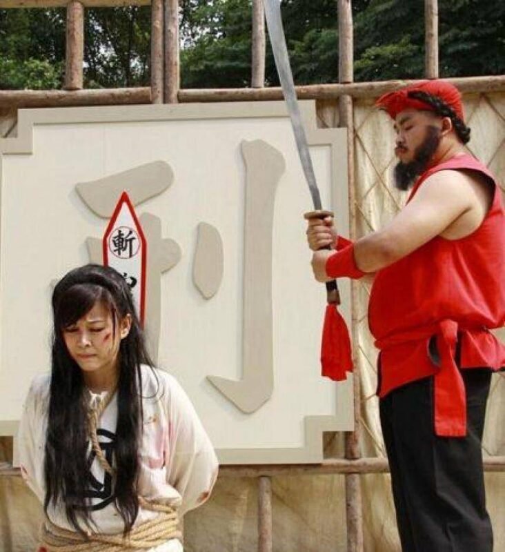 Tại Sao Thời Xưa đao Phủ Lại Phun Một Ngụm Rượu Vào đao Trước Khi Hành Sự Ảnh 1 Lab Gia Trần Hóa Chất Thiết Bị Vật Tư Thiết Kế Thi Công Lab Tại sao thời xưa đao phủ lại phun một ngụm rượu vào đao trước khi hành sự?- Ảnh 1.